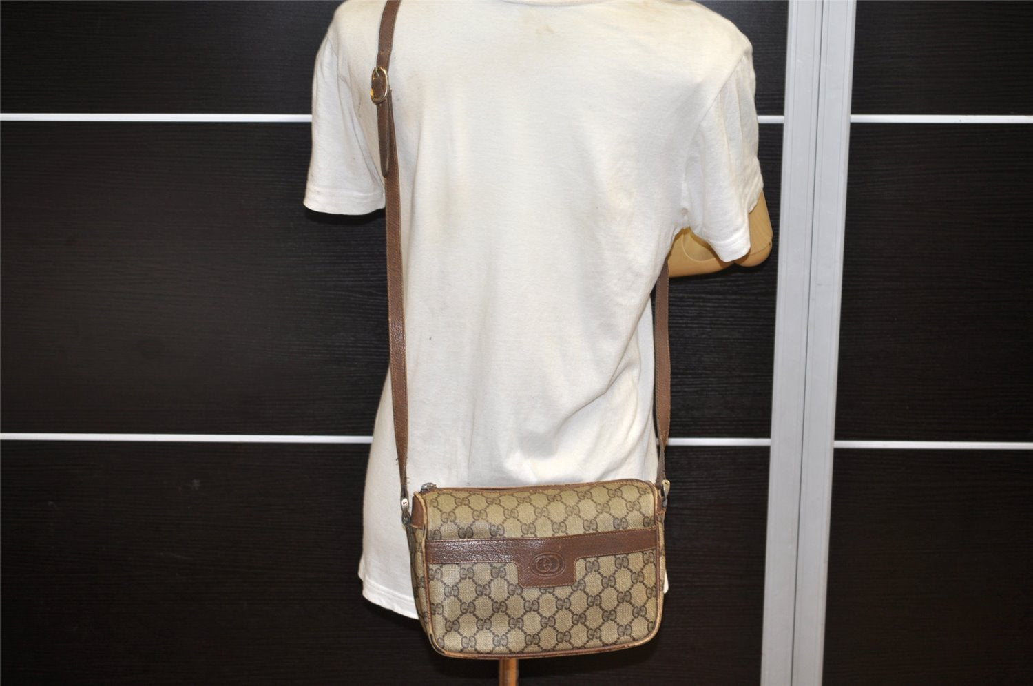 Authentic GUCCI Shoulder Cross Body Bag Purse GG PVC Leather Brown Junk 4520K