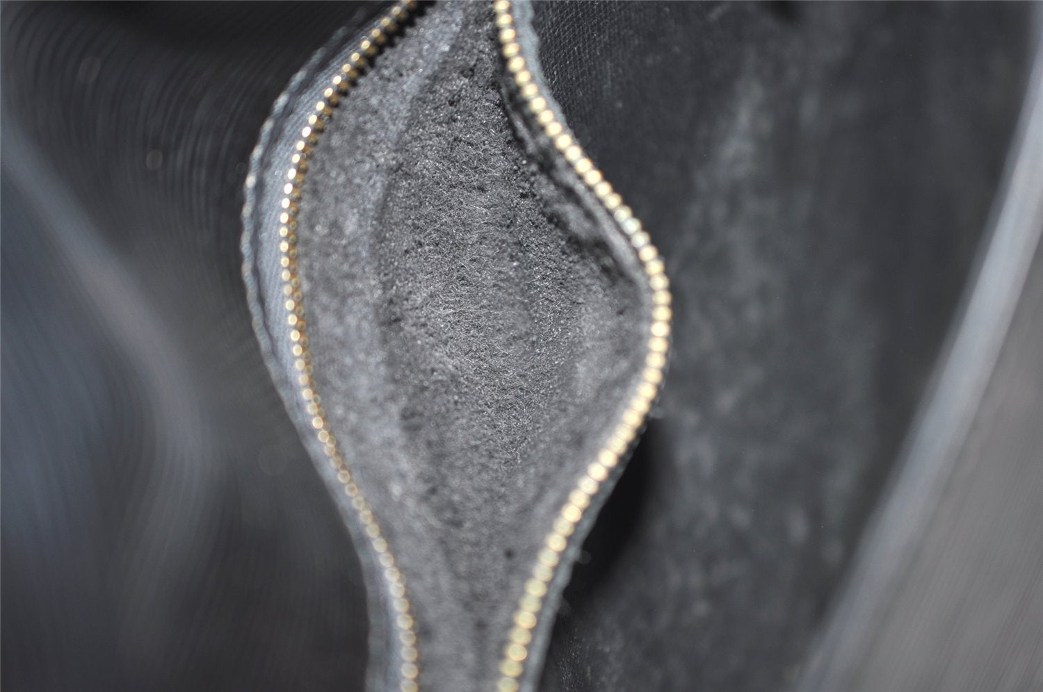 Auth Louis Vuitton Epi Saint Cloud GM Shoulder Cross Bag M52192 Black Junk 4530J