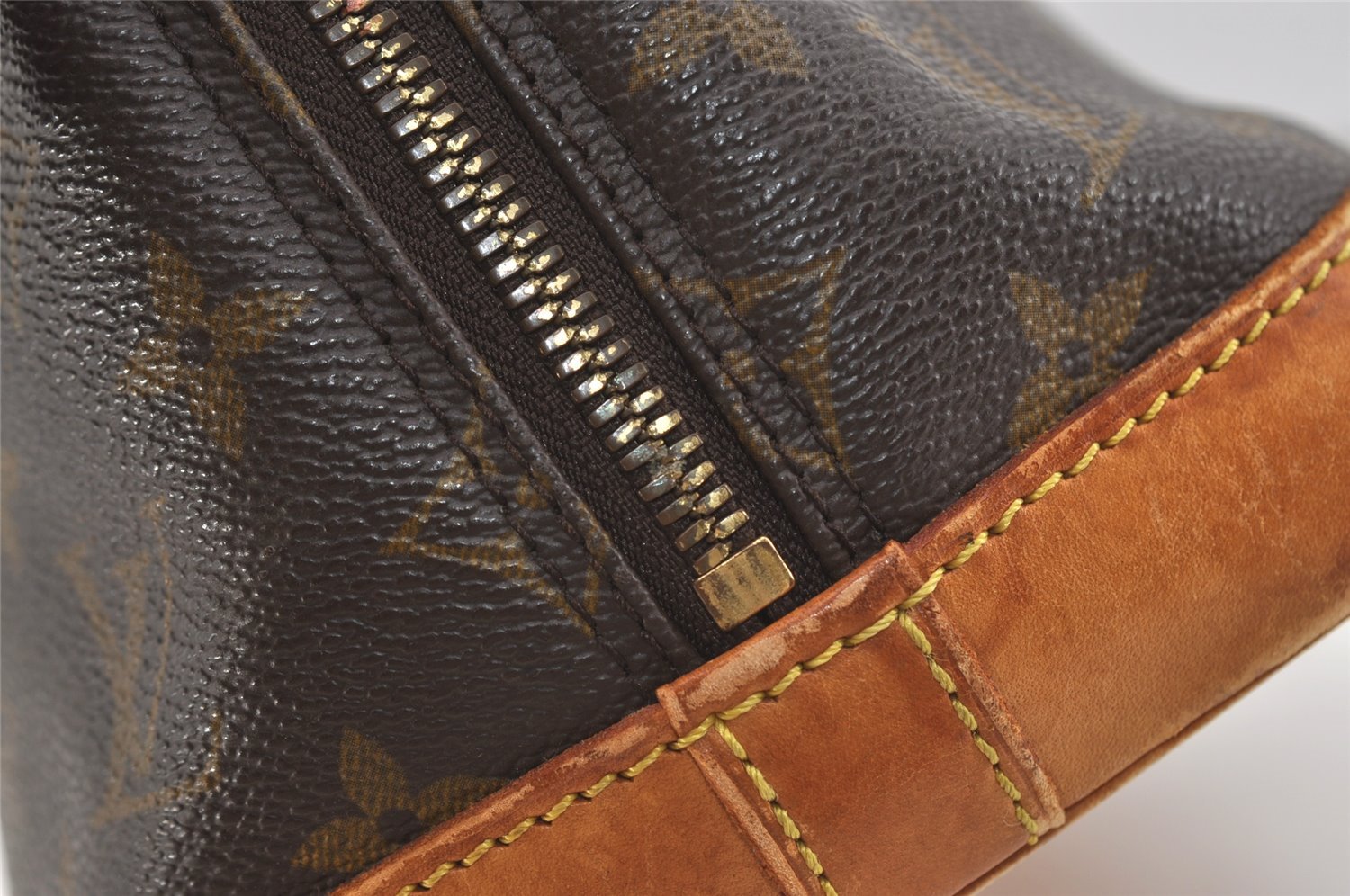 Authentic Louis Vuitton Monogram Alma Hand Bag Purse M51130 LV 4532J