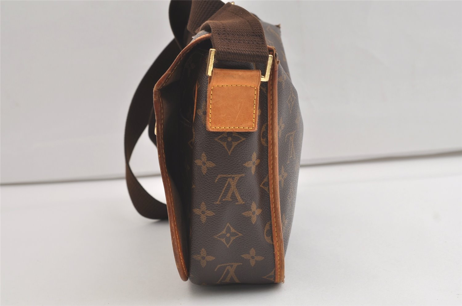 Auth Louis Vuitton Monogram Messenger Bosphore PM Shoulder Bag M40106 LV 4537K