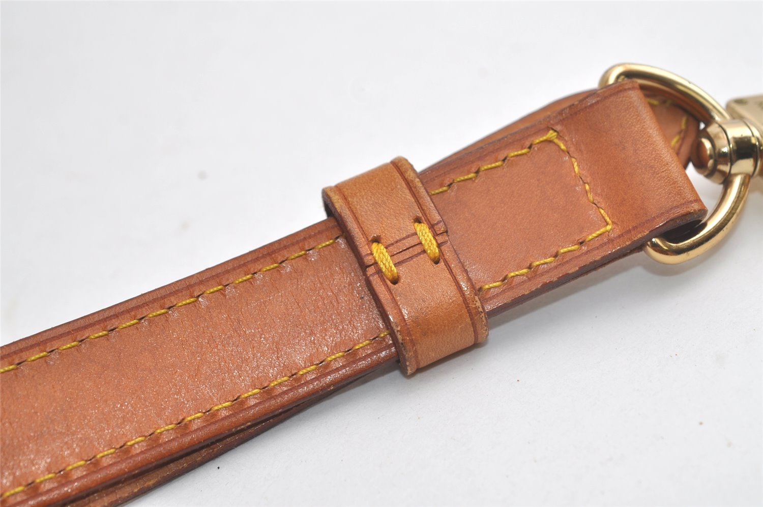Authentic Louis Vuitton Leather Shoulder Strap Beige 41.1-48