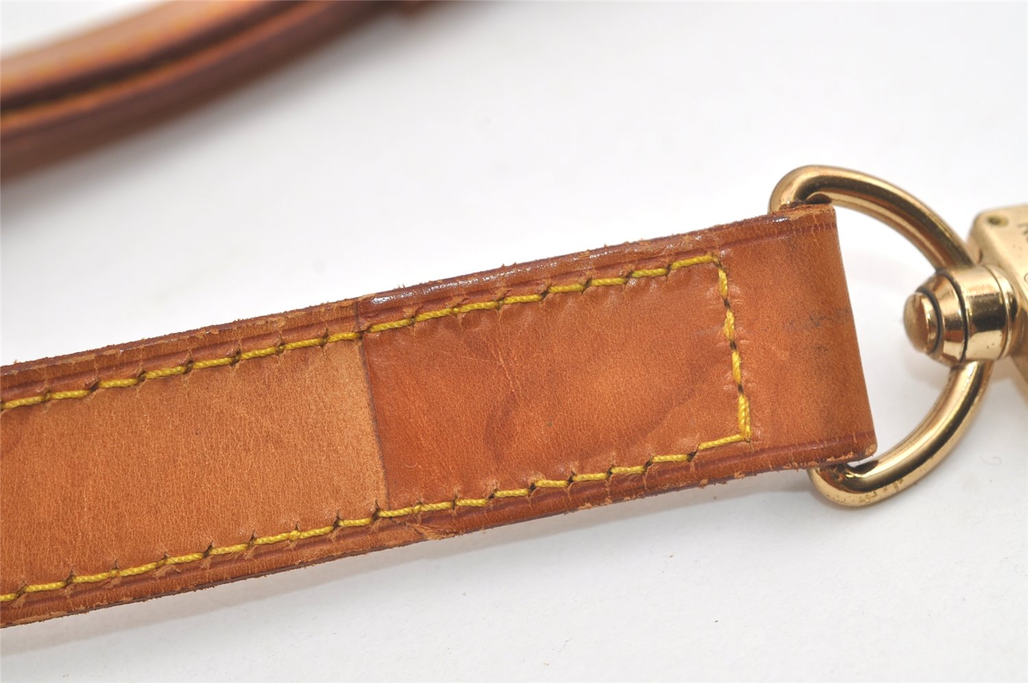 Authentic Louis Vuitton Leather Shoulder Strap Beige 41.1-48