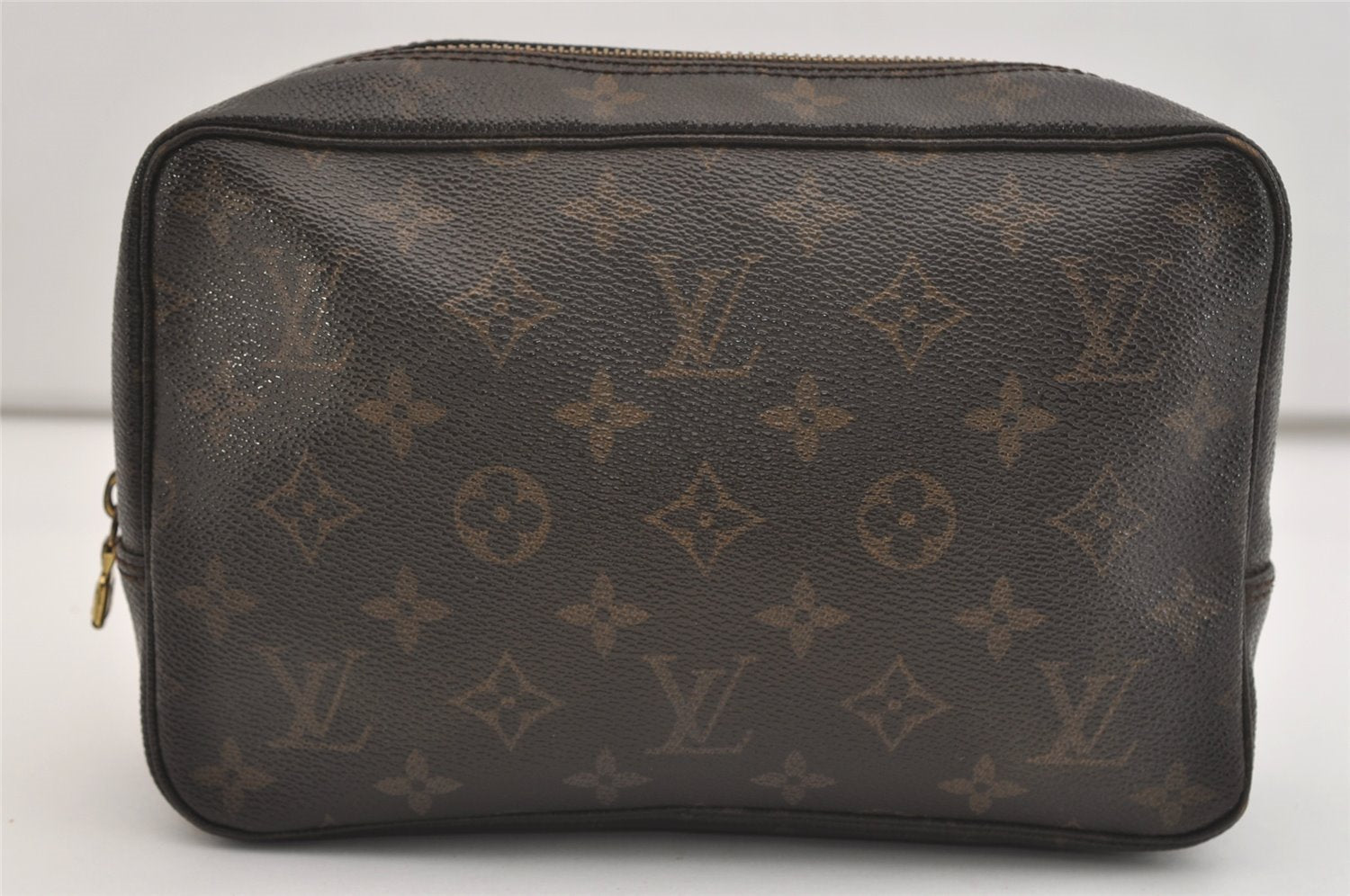 Auth Louis Vuitton Monogram Trousse Toilette 23 Clutch Hand Bag M47524 LV 4541J