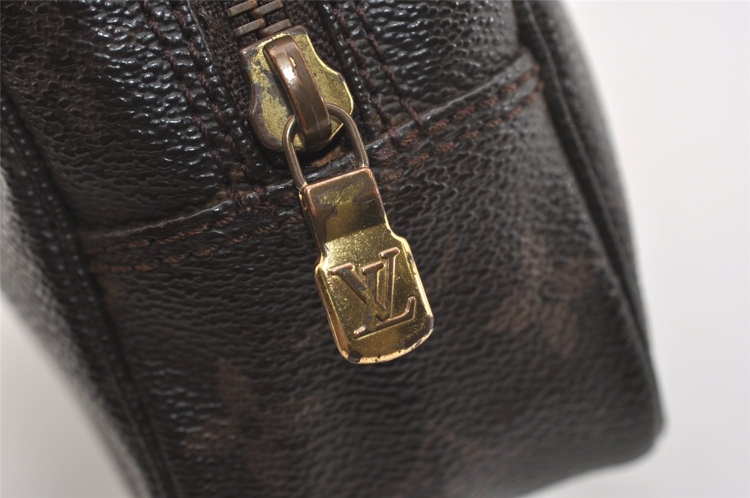 Auth Louis Vuitton Monogram Trousse Toilette 23 Clutch Hand Bag M47524 LV 4541J