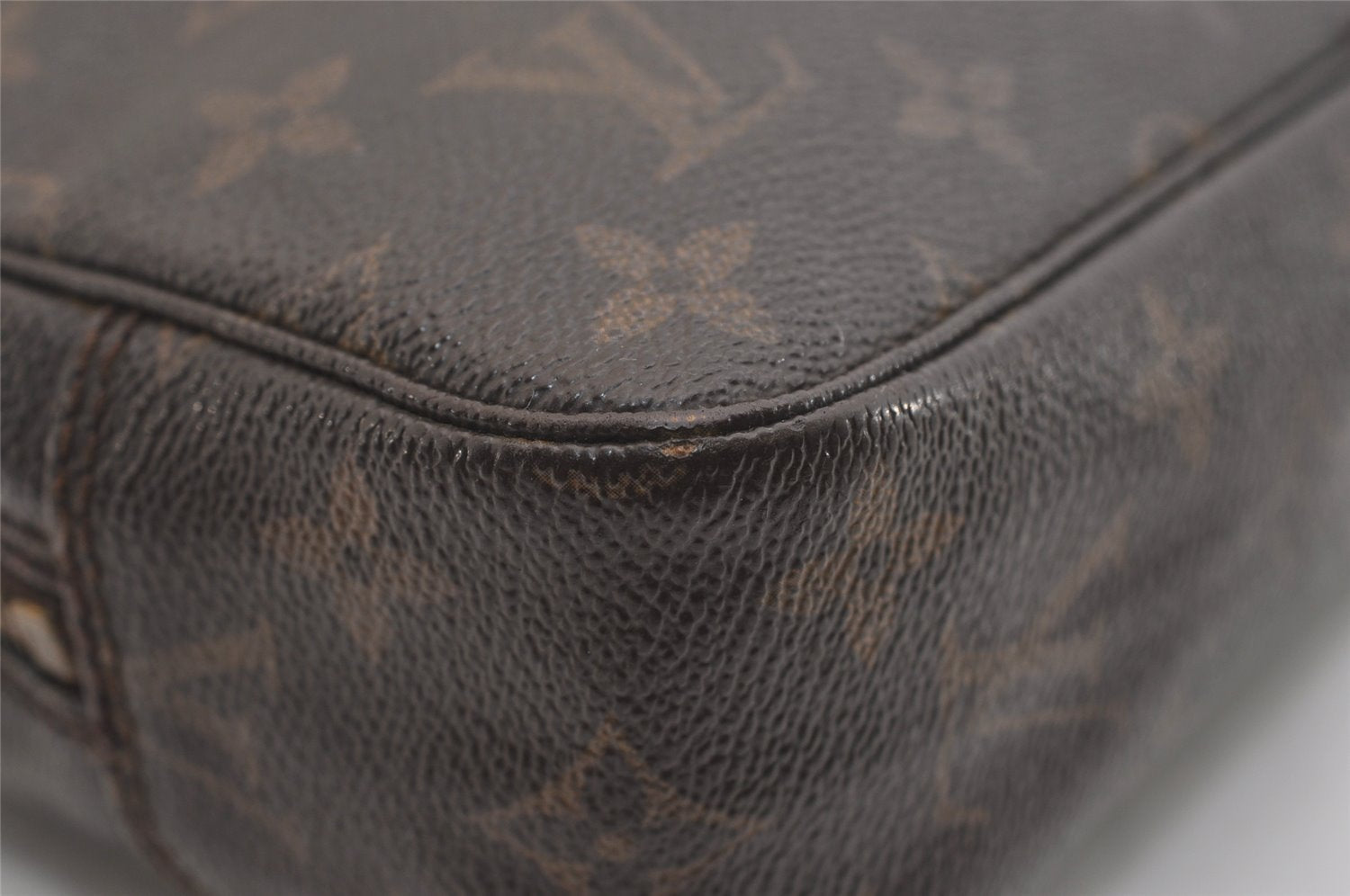 Auth Louis Vuitton Monogram Trousse Toilette 23 Clutch Hand Bag M47524 LV 4541J