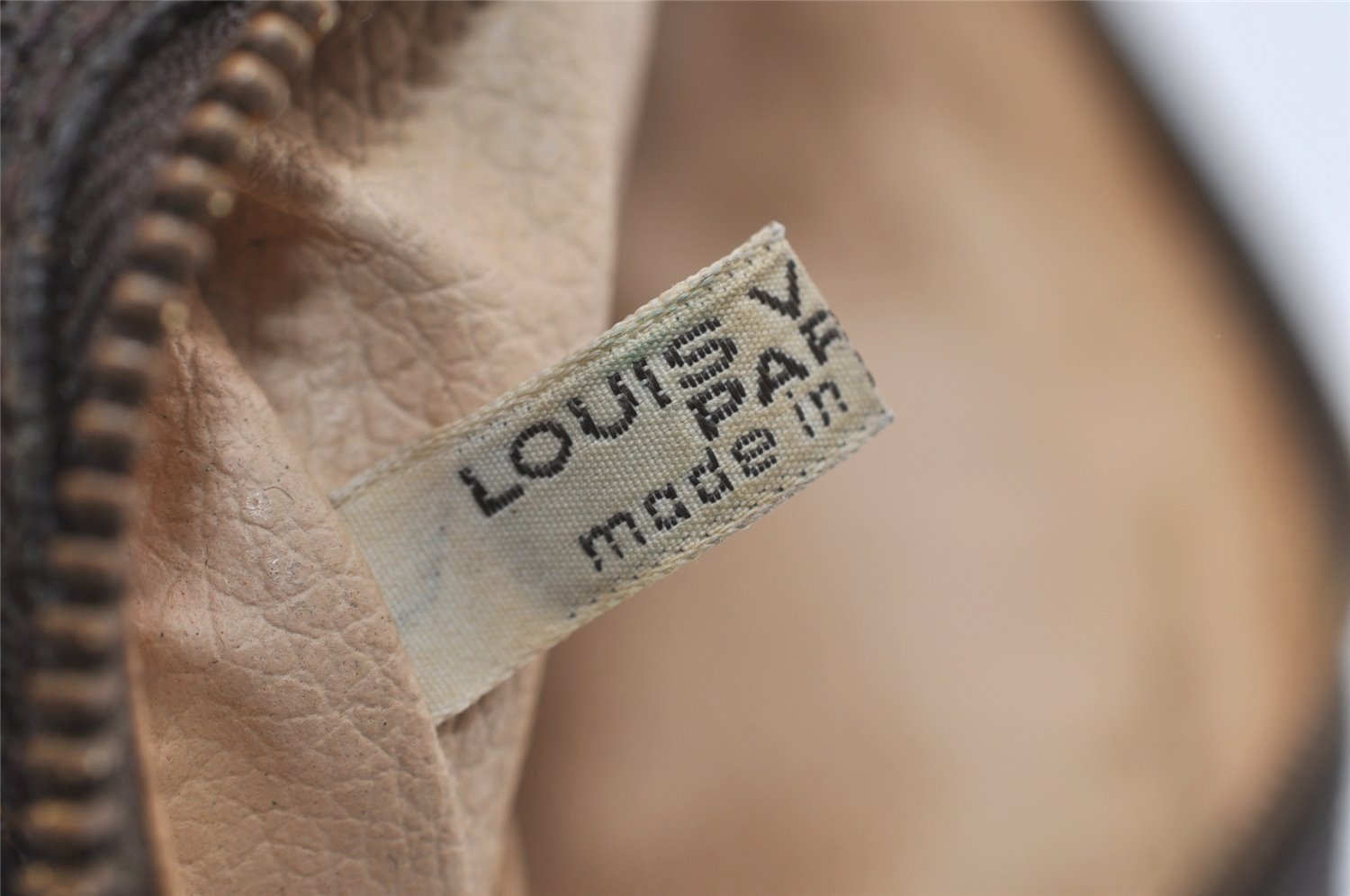 Auth Louis Vuitton Monogram Trousse Toilette 23 Clutch Hand Bag M47524 LV 4541J