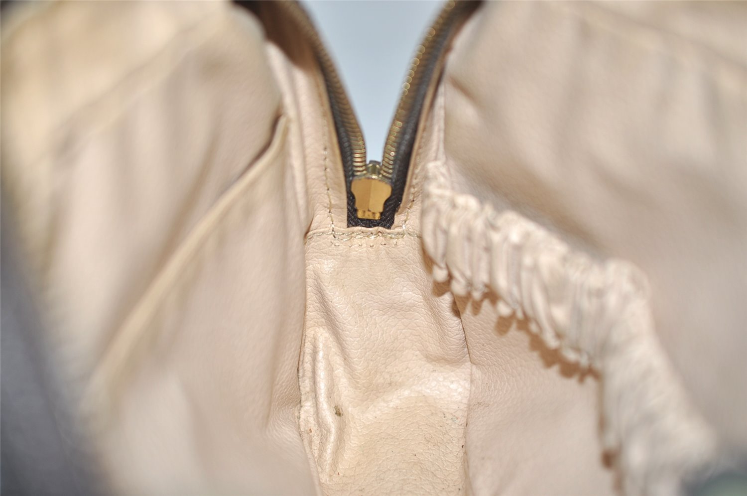 Auth Louis Vuitton Monogram Trousse Toilette 23 Clutch Hand Bag M47524 LV 4541J