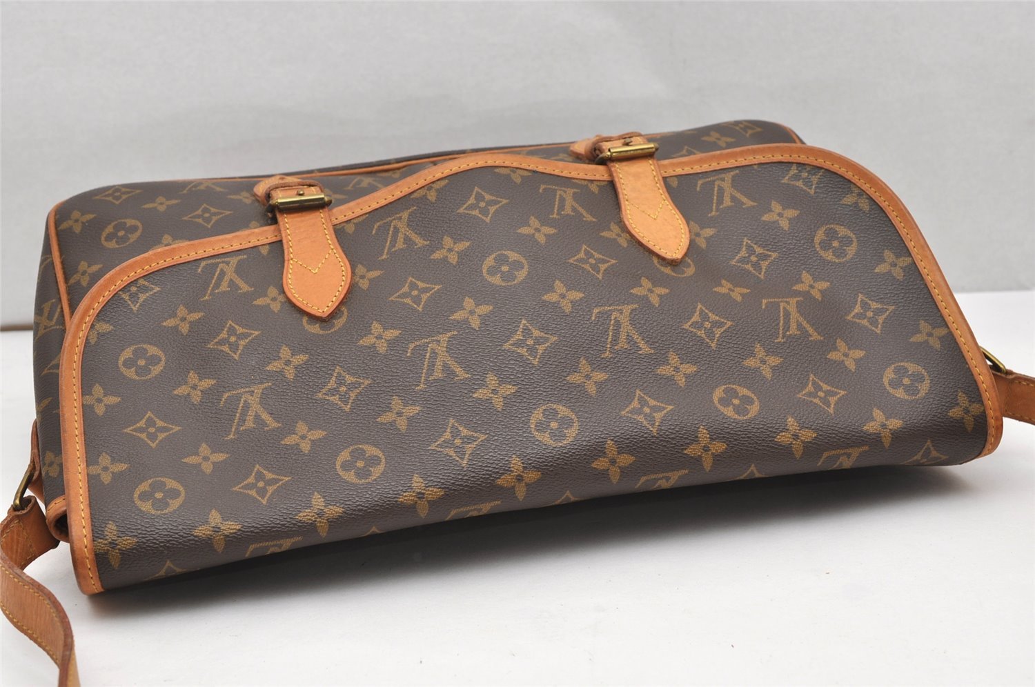 Authentic Louis Vuitton Monogram Gibeciere GM Shoulder Cross Bag M42246 LV 4546K