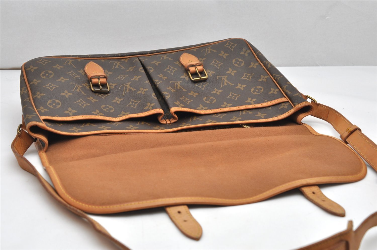 Authentic Louis Vuitton Monogram Gibeciere GM Shoulder Cross Bag M42246 LV 4546K