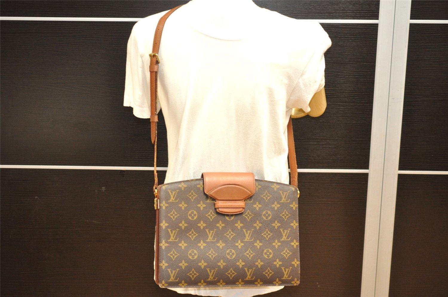 Authentic Louis Vuitton Monogram Courcelles Shoulder Cross Bag M51375 LV 4549J