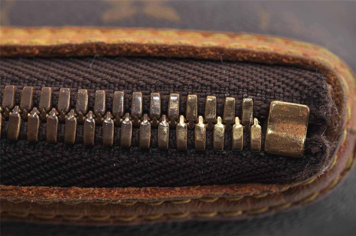 Authentic Louis Vuitton Monogram Lockit Vertical Hand Bag M40103 LV 4550J