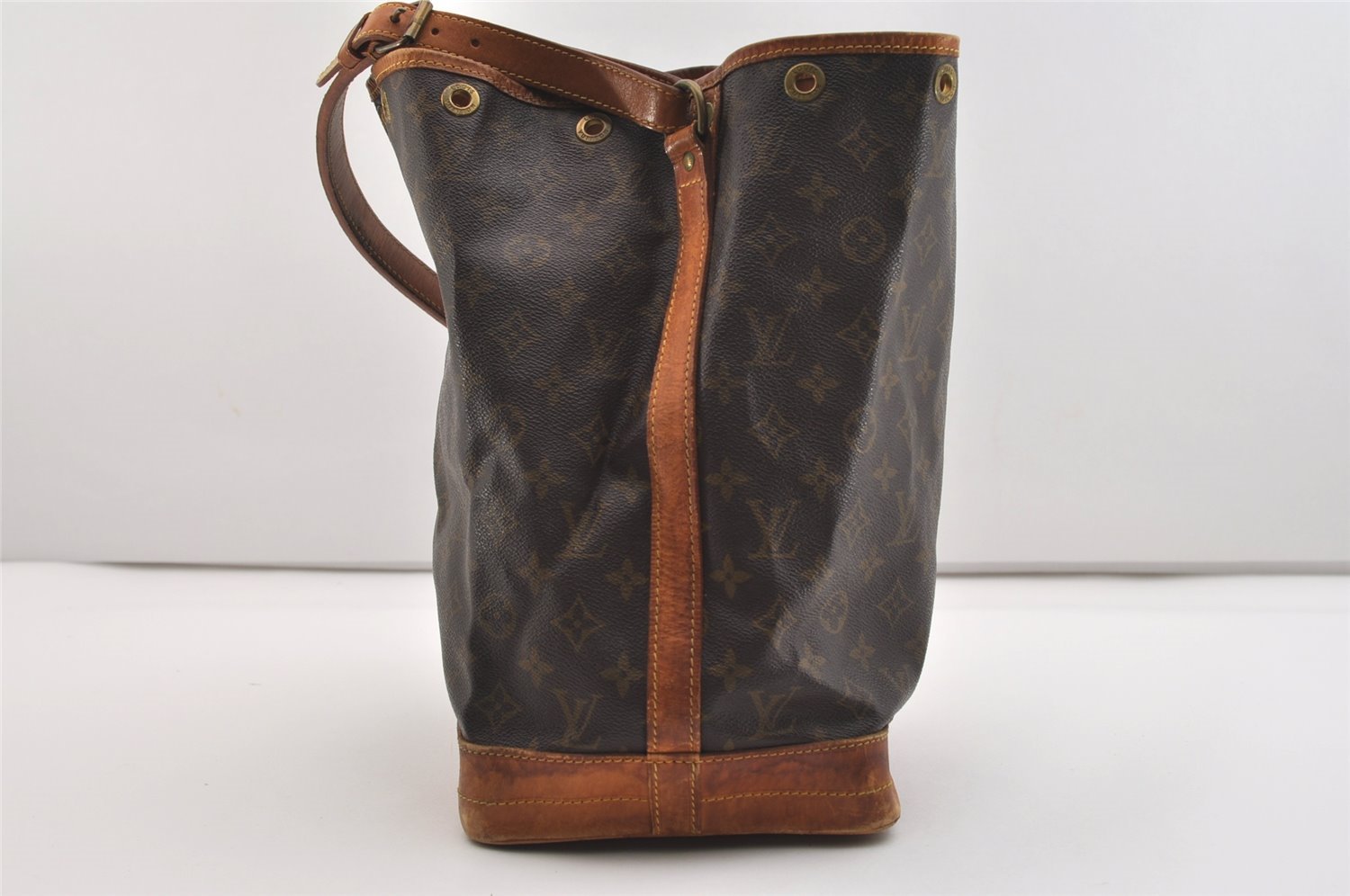 Authentic Louis Vuitton Monogram Noe Shoulder Drawstring Bag M42224 LV 4556J