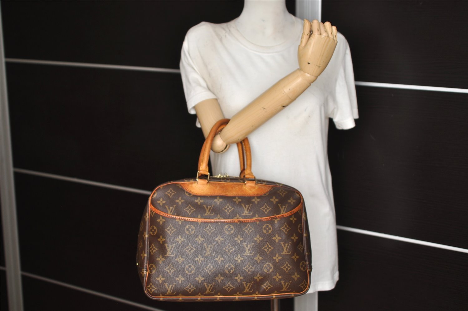 Authentic Louis Vuitton Monogram Deauville Hand Bag M47270 LV 4556K
