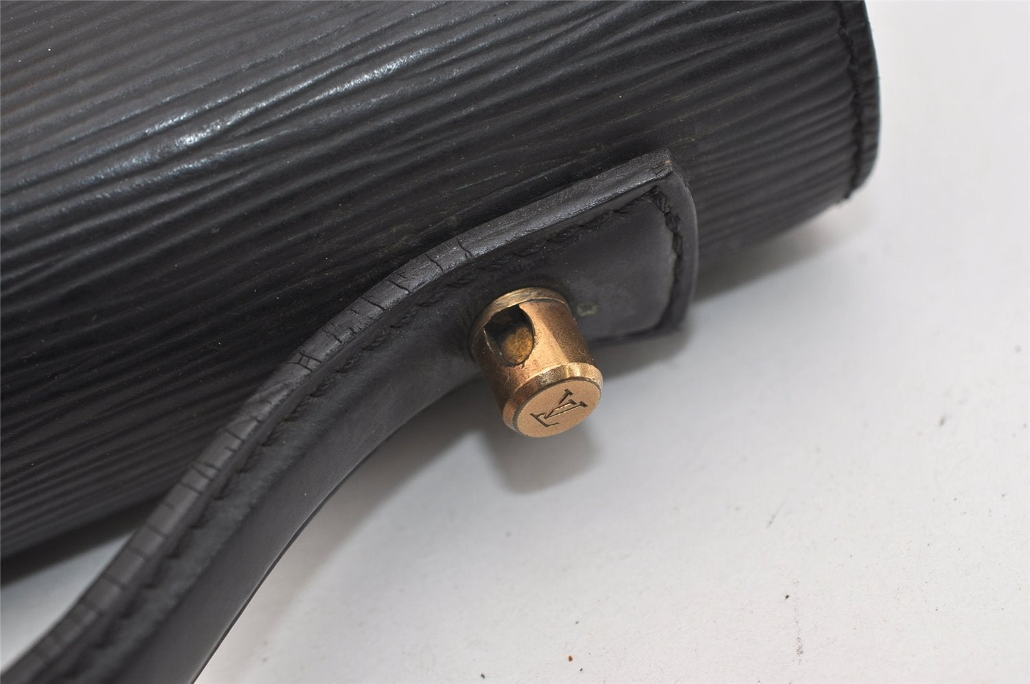 Authentic Louis Vuitton Epi Monceau 2Way Shoulder Hand Bag Black M52122 LV 4557J