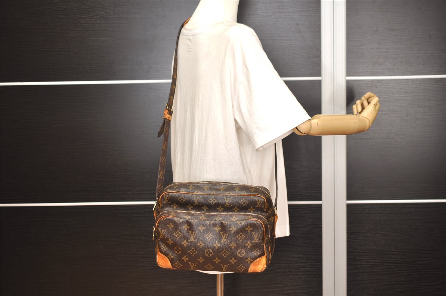 Authentic Louis Vuitton Monogram Nile Shoulder Cross Body Bag M45244 LV 4560J