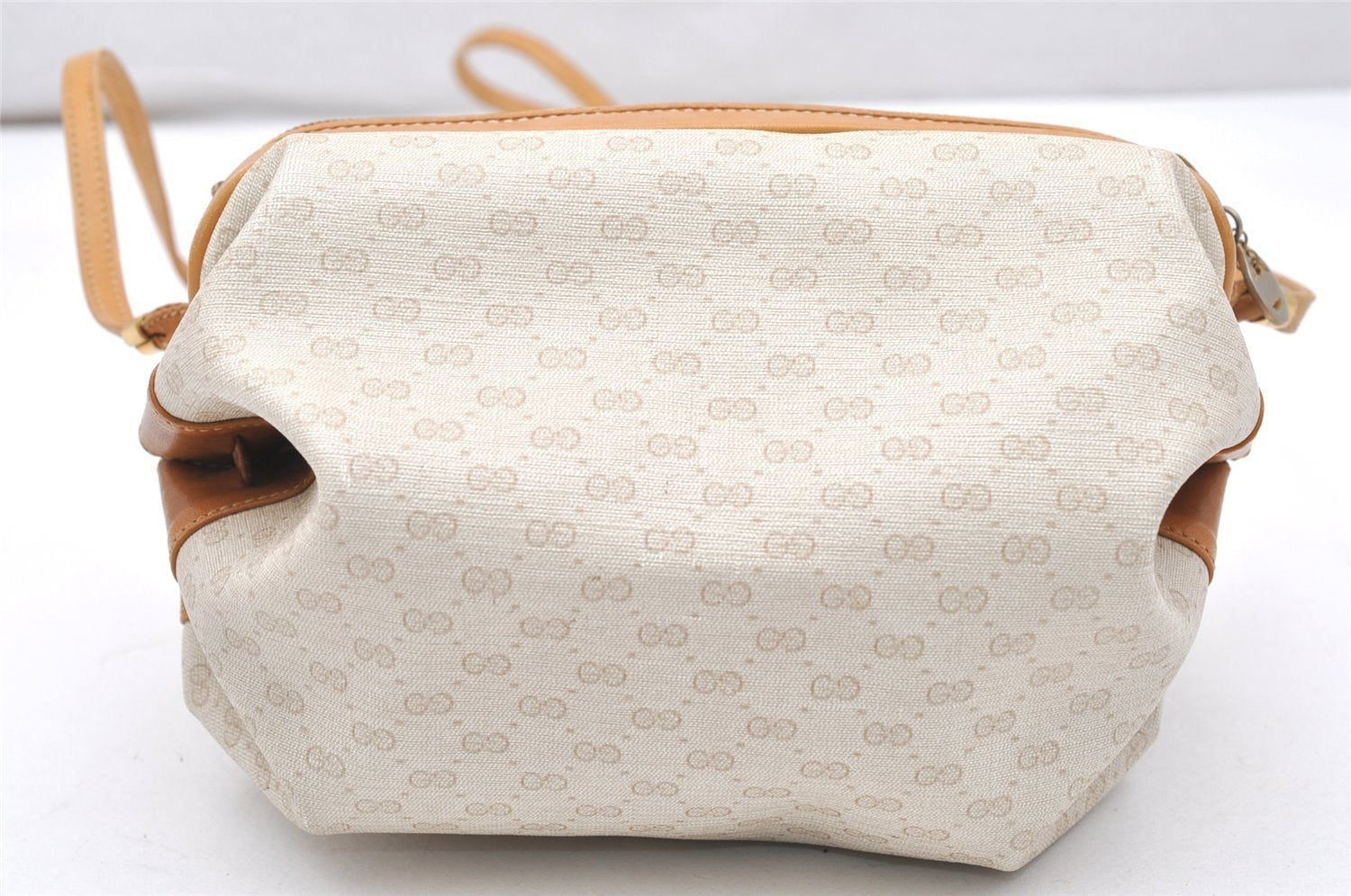 Authentic GUCCI Micro GG PVC Leather Shoulder Cross Bag Purse White Cream 4560K