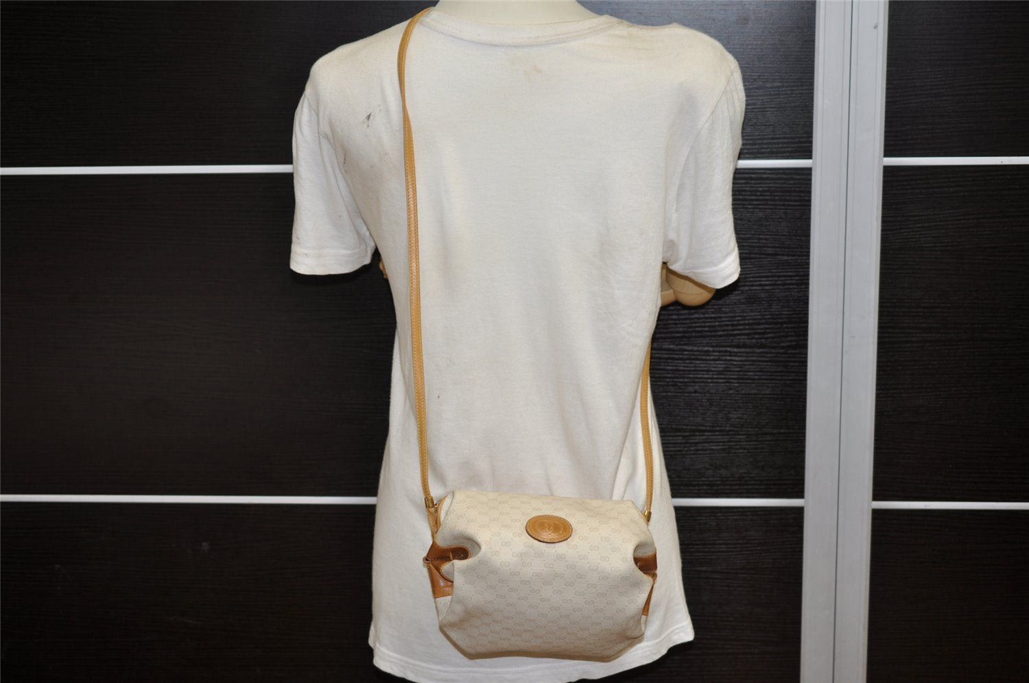 Authentic GUCCI Micro GG PVC Leather Shoulder Cross Bag Purse White Cream 4560K