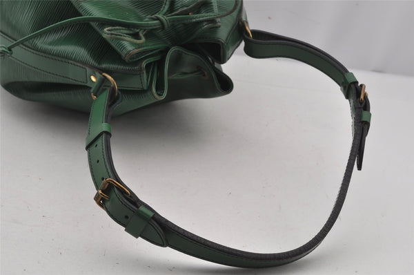 Authentic Louis Vuitton Epi Noe Shoulder Drawstring Bag Green M44004 LV 4567J
