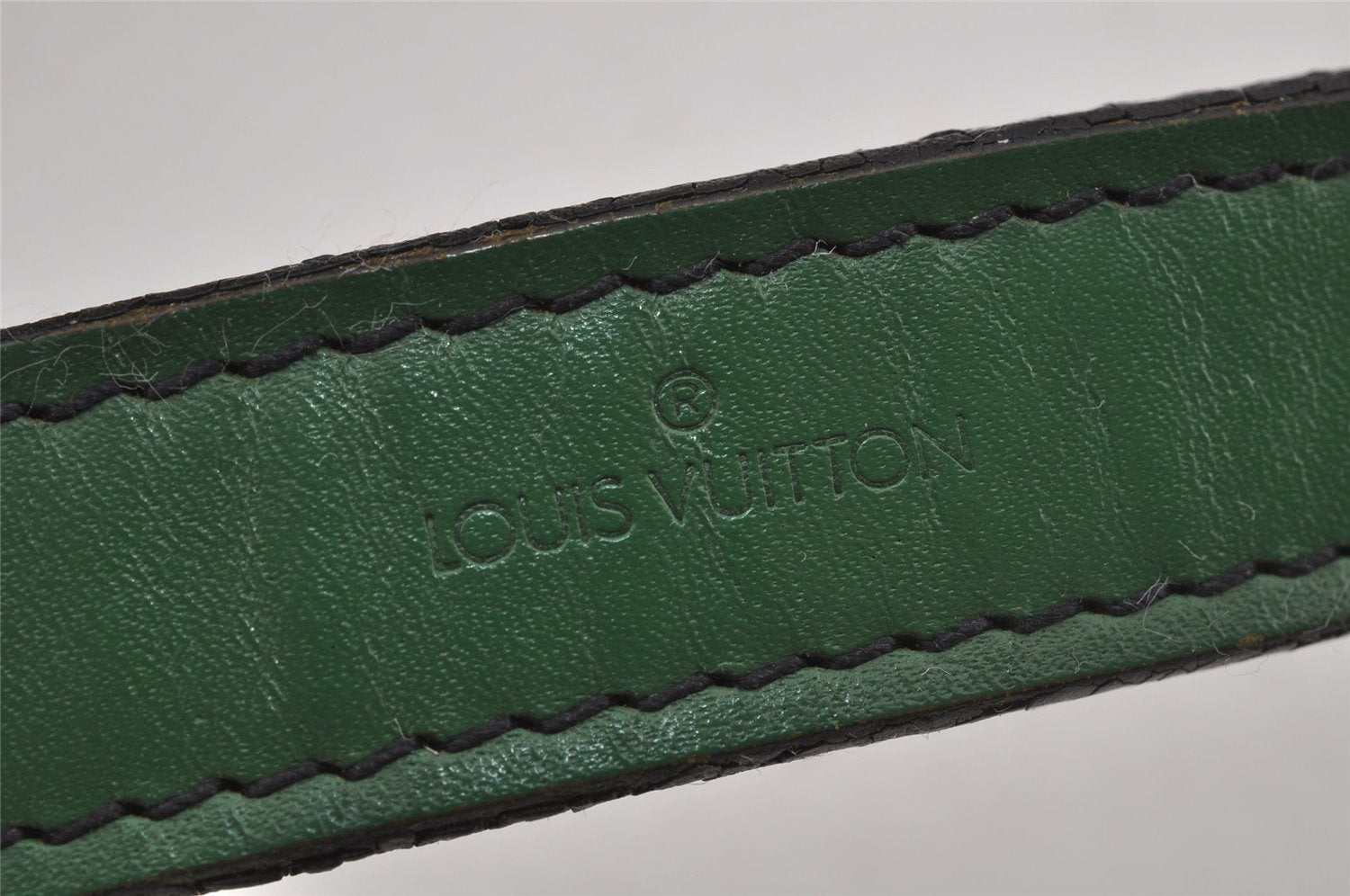 Authentic Louis Vuitton Epi Noe Shoulder Drawstring Bag Green M44004 LV 4567J