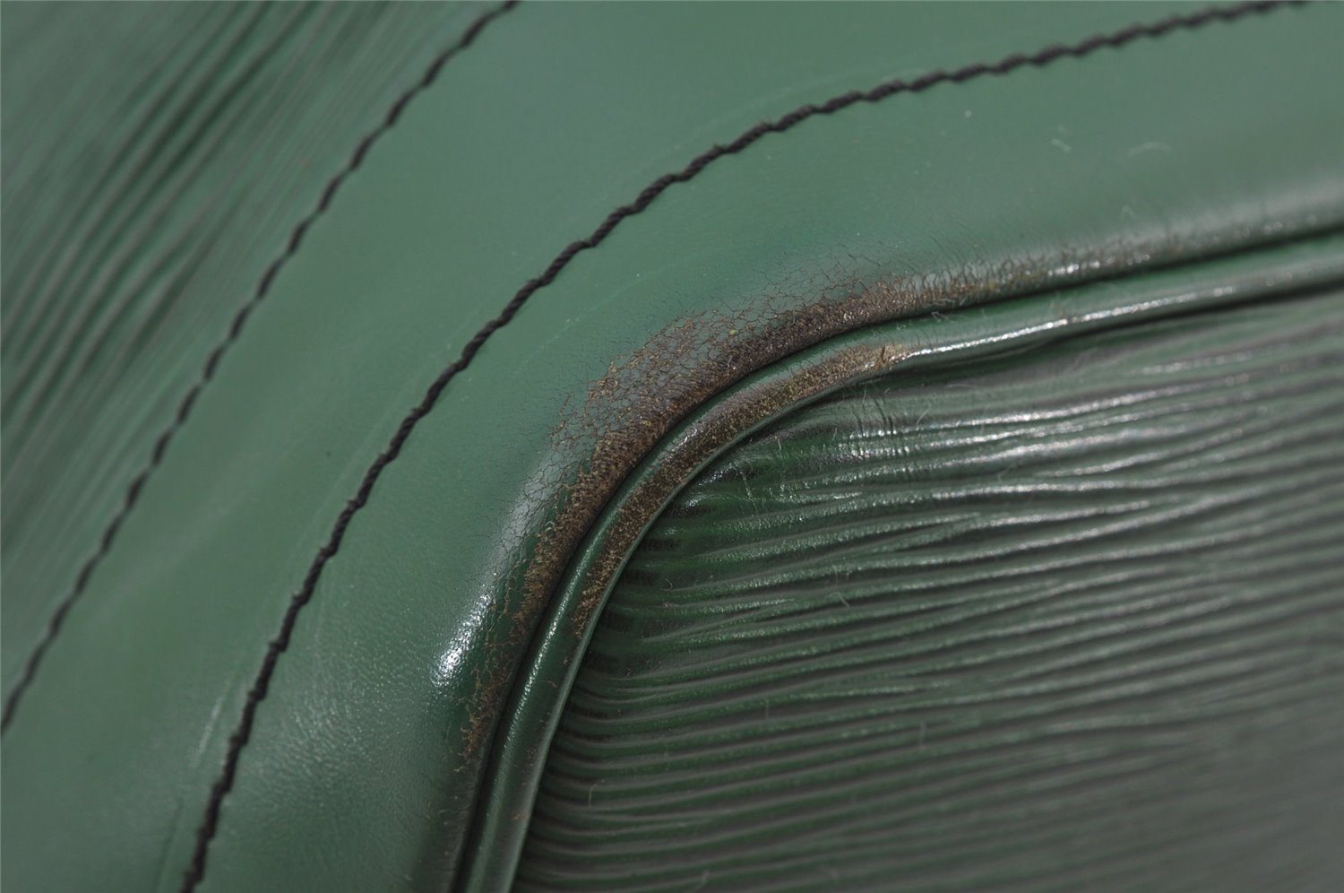 Authentic Louis Vuitton Epi Noe Shoulder Drawstring Bag Green M44004 LV 4567J