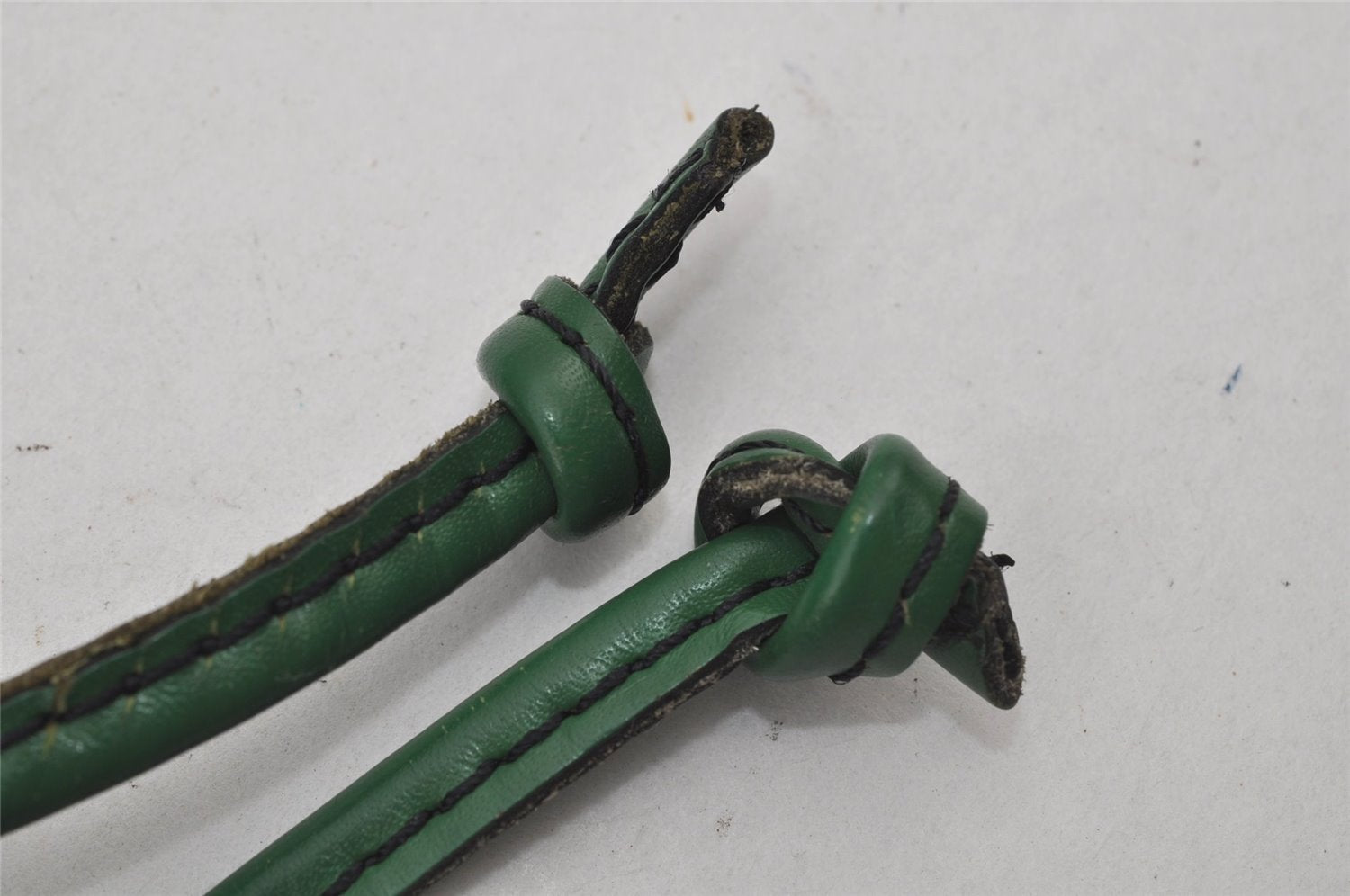 Authentic Louis Vuitton Epi Noe Shoulder Drawstring Bag Green M44004 LV 4567J