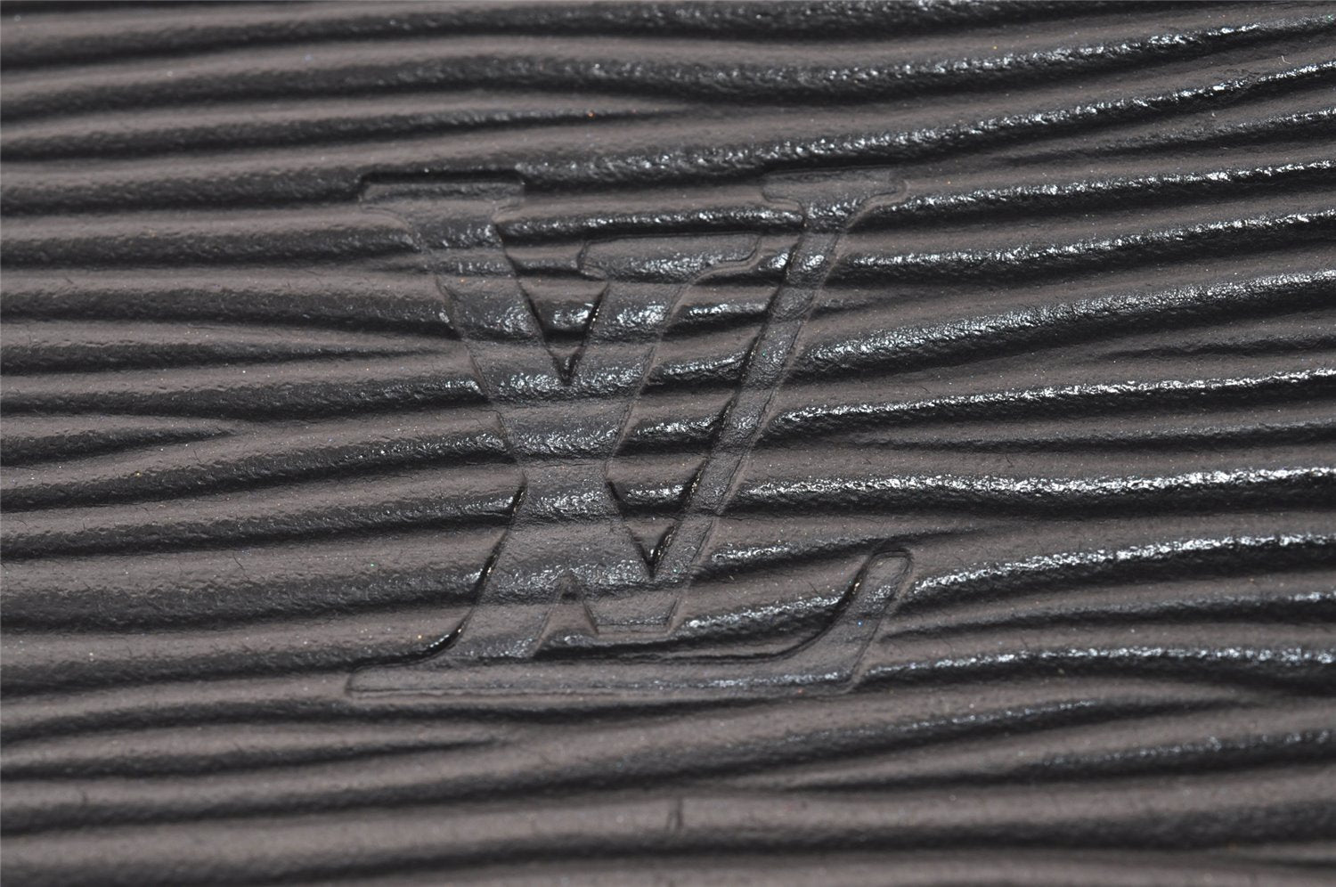 Authentic Louis Vuitton Epi Mandara MM Shoulder Cross Bag Black M58892 LV 4573J