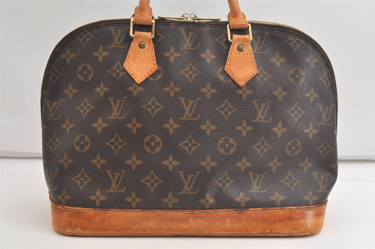 Authentic Louis Vuitton Monogram Alma Hand Bag Purse M51130 LV 4574K
