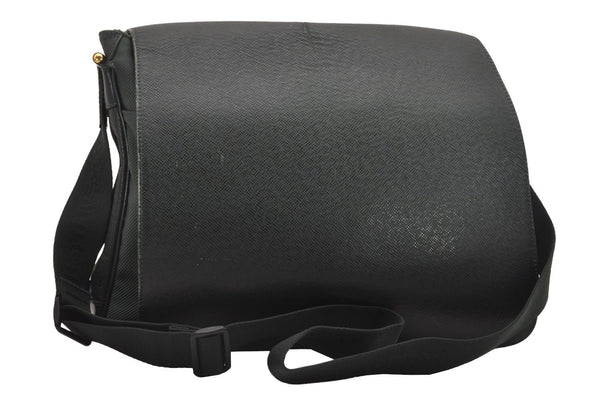 Auth Louis Vuitton Taiga Victor Shoulder Cross Body Bag Green M30142 LV 4577J