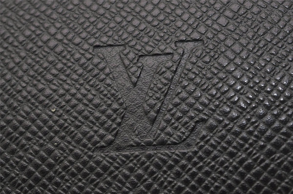 Auth Louis Vuitton Taiga Victor Shoulder Cross Body Bag Green M30142 LV 4577J