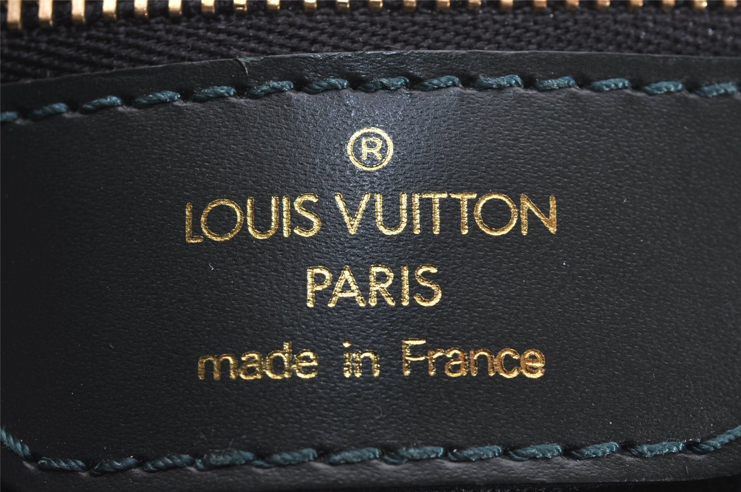 Auth Louis Vuitton Taiga Victor Shoulder Cross Body Bag Green M30142 LV 4577J