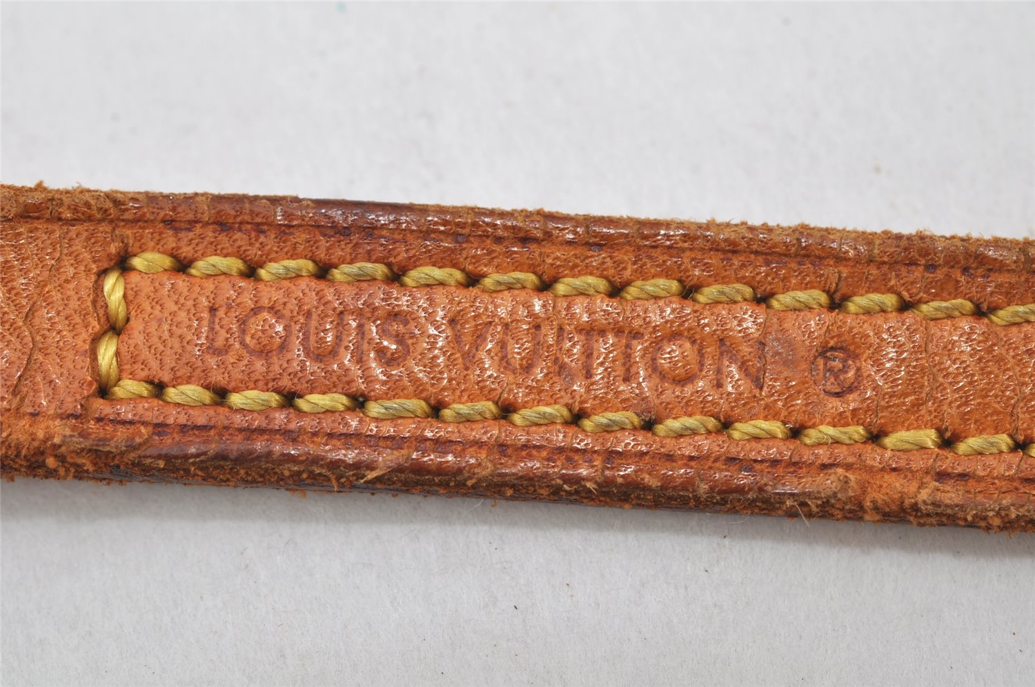 Authentic Louis Vuitton Leather Shoulder Strap Beige 49.8
