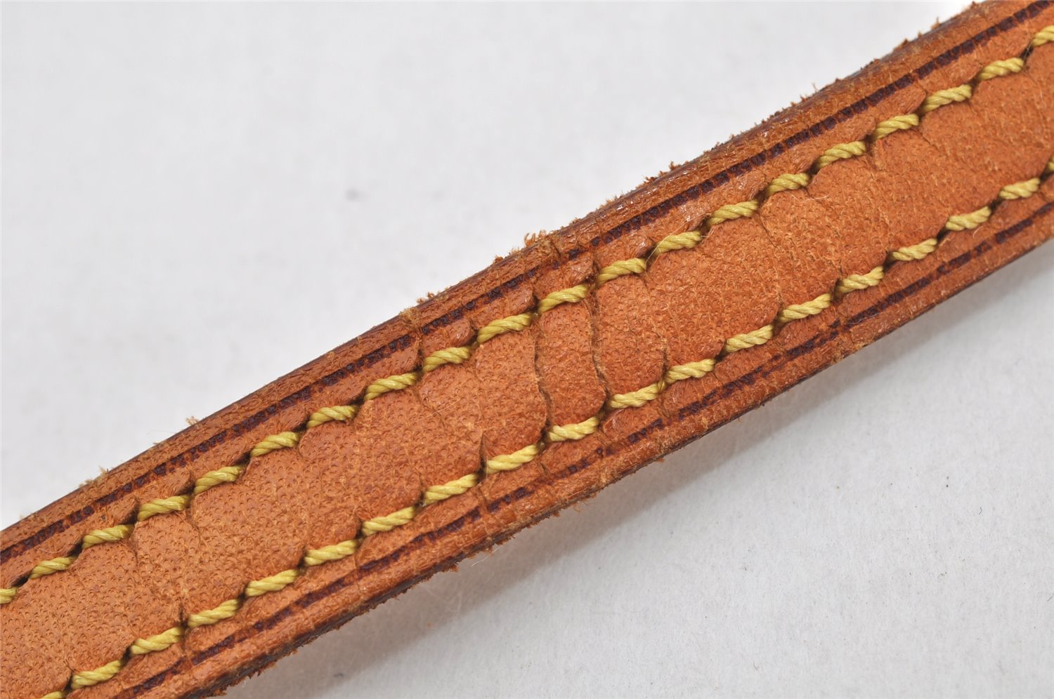 Authentic Louis Vuitton Leather Shoulder Strap Beige 49.8
