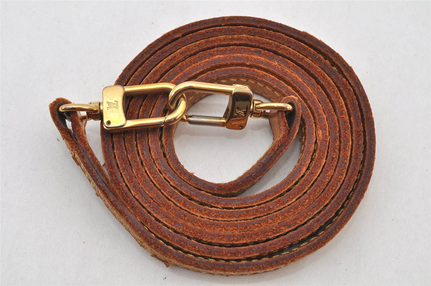 Authentic Louis Vuitton Leather Shoulder Strap Beige 49.8