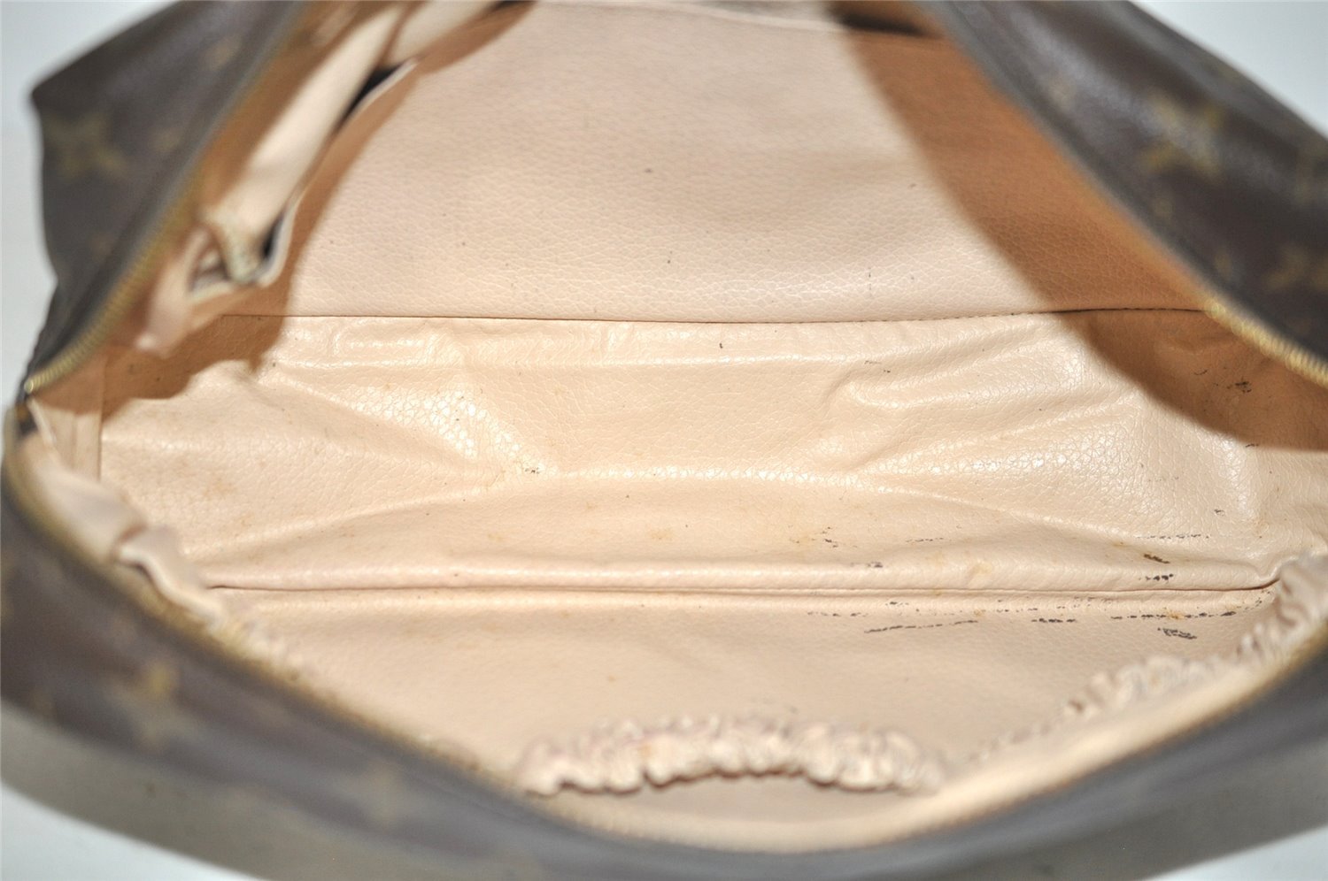 Auth Louis Vuitton Monogram Trousse Toilette 28 Clutch Hand Bag M47522 LV 4585I