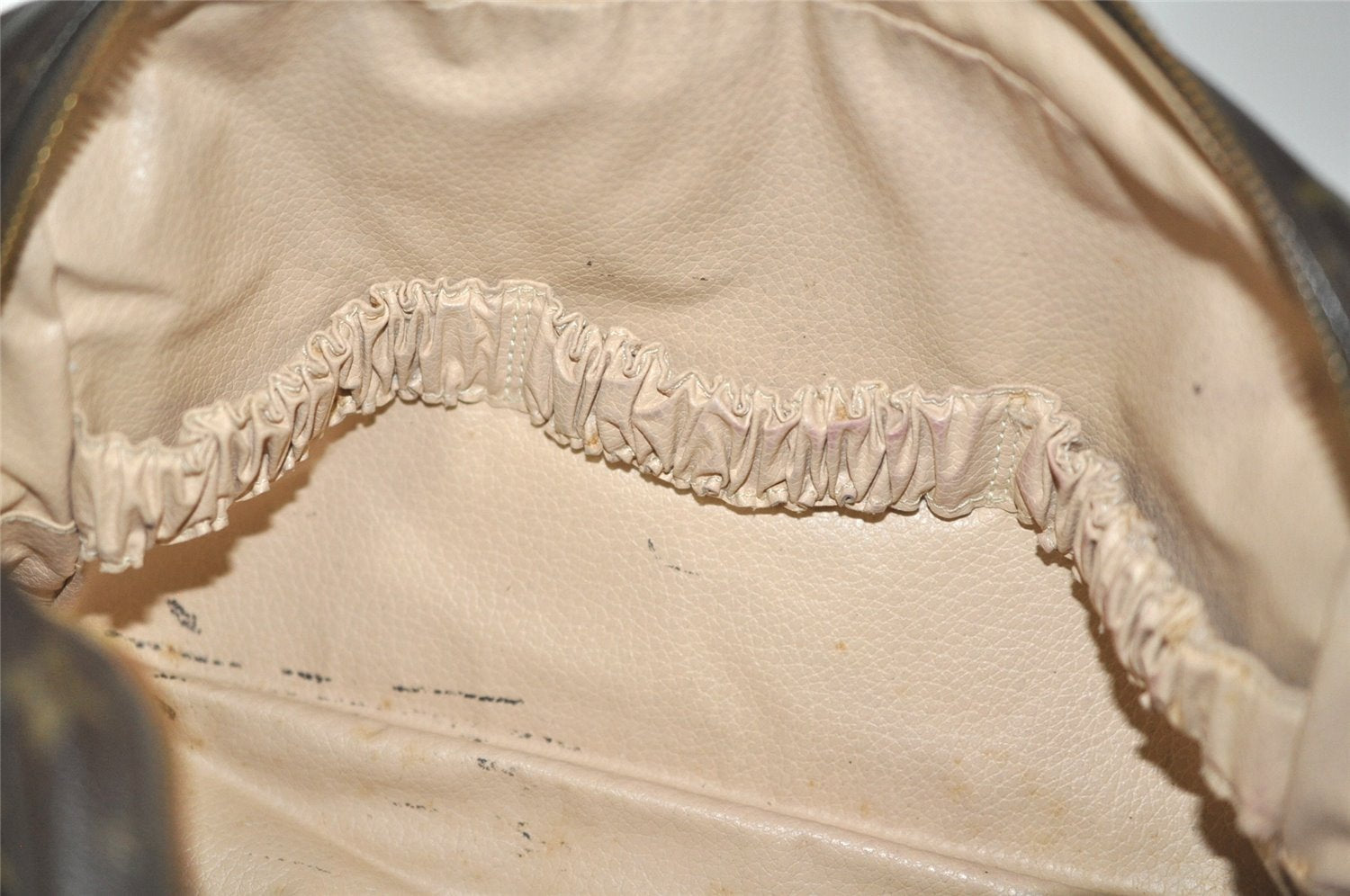 Auth Louis Vuitton Monogram Trousse Toilette 28 Clutch Hand Bag M47522 LV 4585I