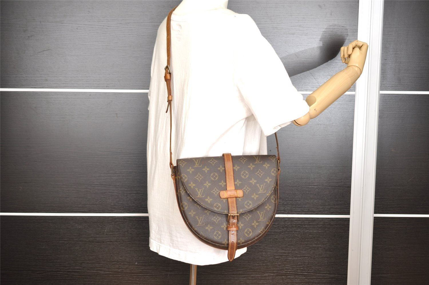 Authentic Louis Vuitton Monogram Chantilly GM Shoulder Cross Bag M51232 LV 4592I