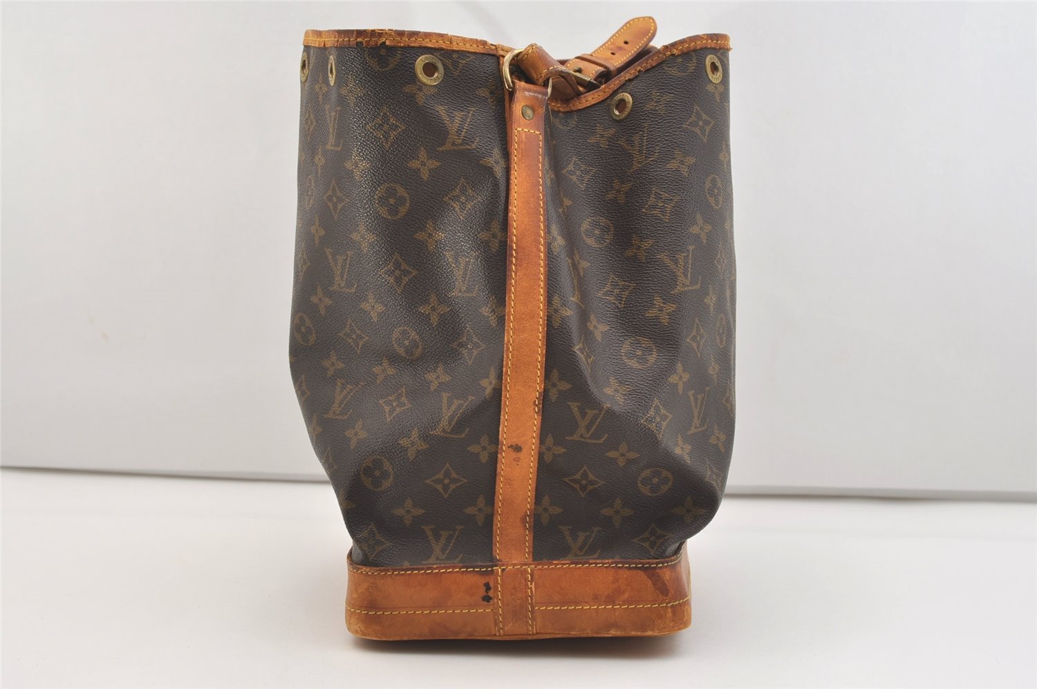Authentic Louis Vuitton Monogram Noe Shoulder Drawstring Bag M42224 LV 4601J