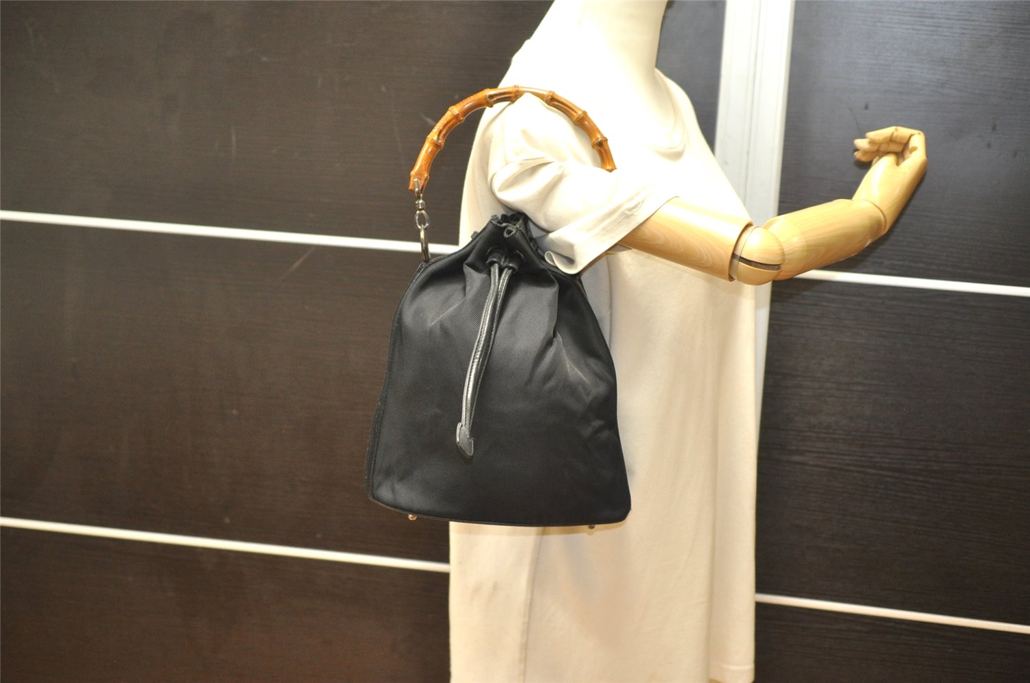Authentic GUCCI Vintage Bamboo Drawstring Bag Purse Nylon Leather Black 4603K