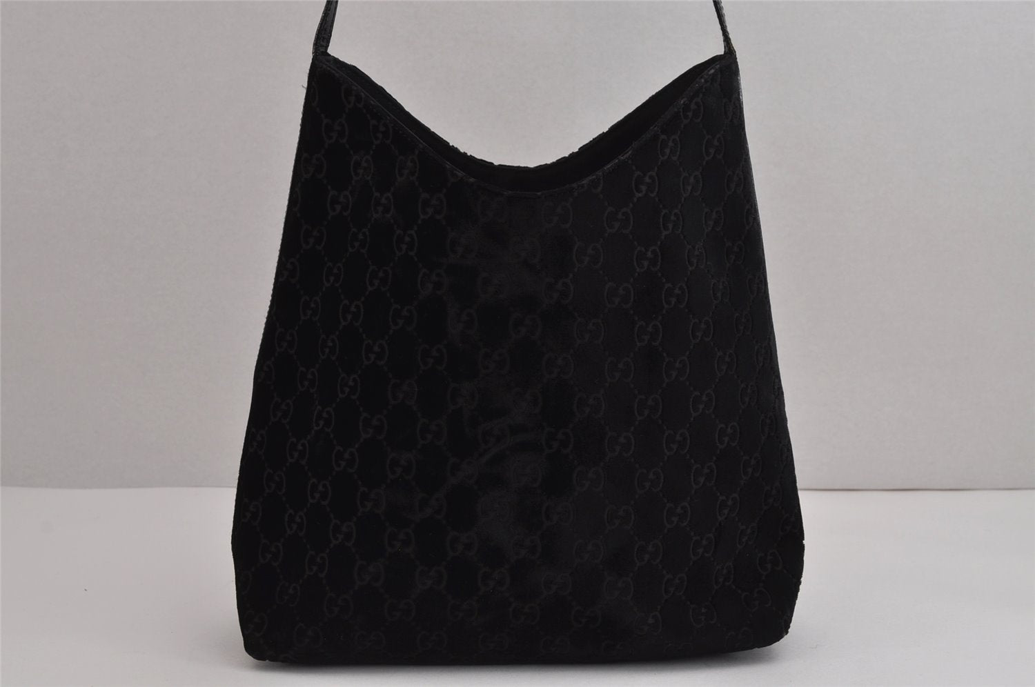 Authentic GUCCI Vintage Shoulder Hand Bag Purse GG Suede Enamel Black 4607J