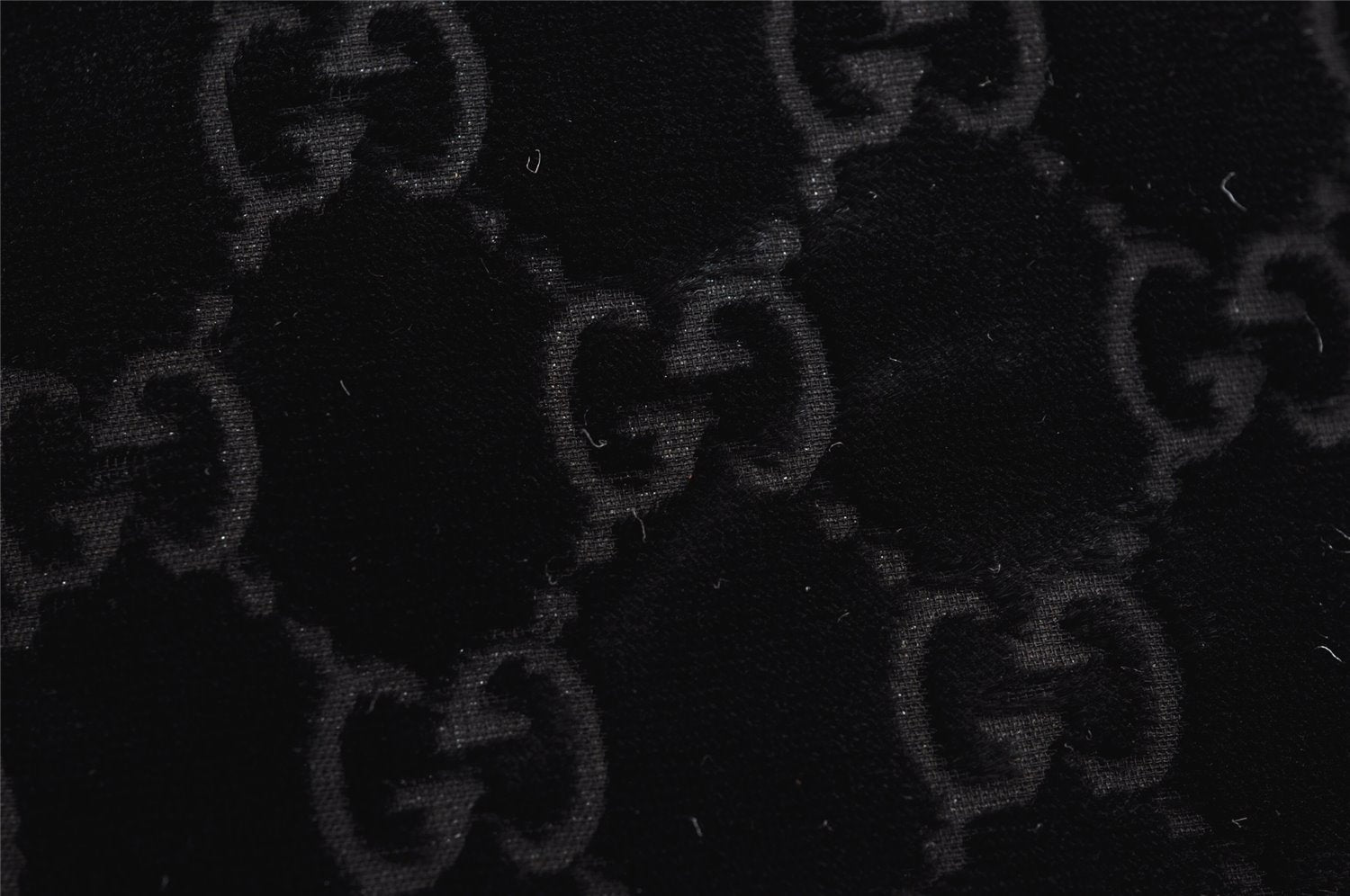 Authentic GUCCI Vintage Shoulder Hand Bag Purse GG Suede Enamel Black 4607J