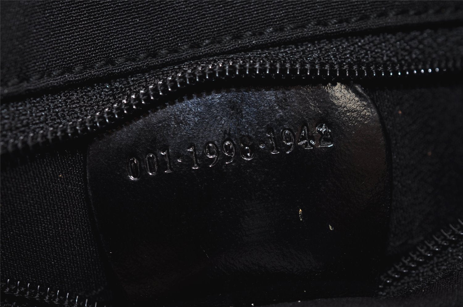 Authentic GUCCI Vintage Shoulder Hand Bag Purse GG Suede Enamel Black 4607J