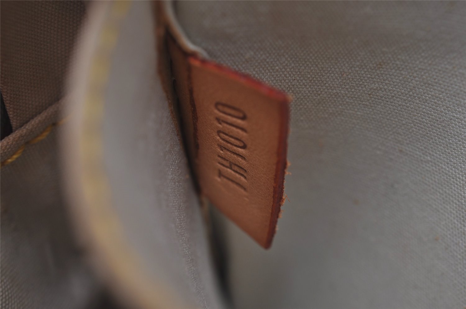 Authentic Louis Vuitton Monogram Mini Juliet MM M92004 Shoulder Cross Bag 4611I