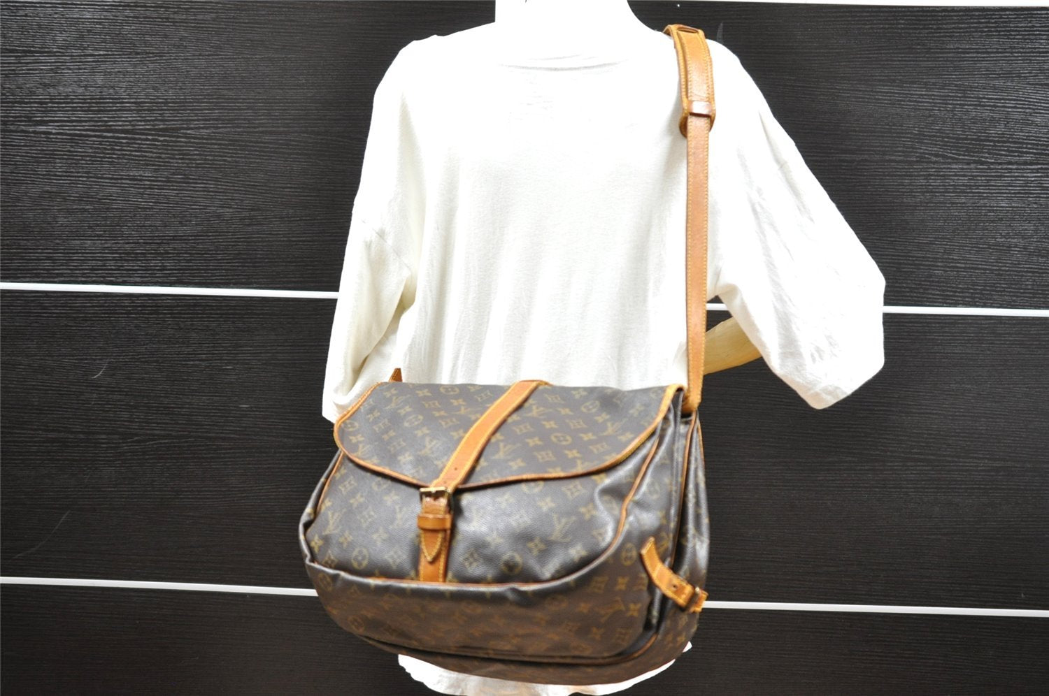 Authentic Louis Vuitton Monogram Saumur 35 Shoulder Cross Bag M42254 LV 4618I