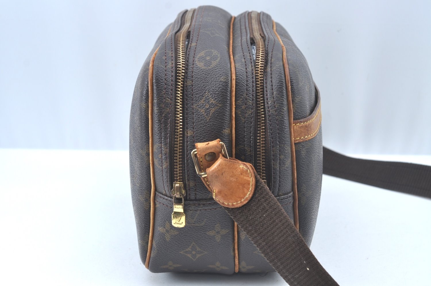 Authentic Louis Vuitton Monogram Reporter PM Shoulder Cross Bag M45254 LV 4624I