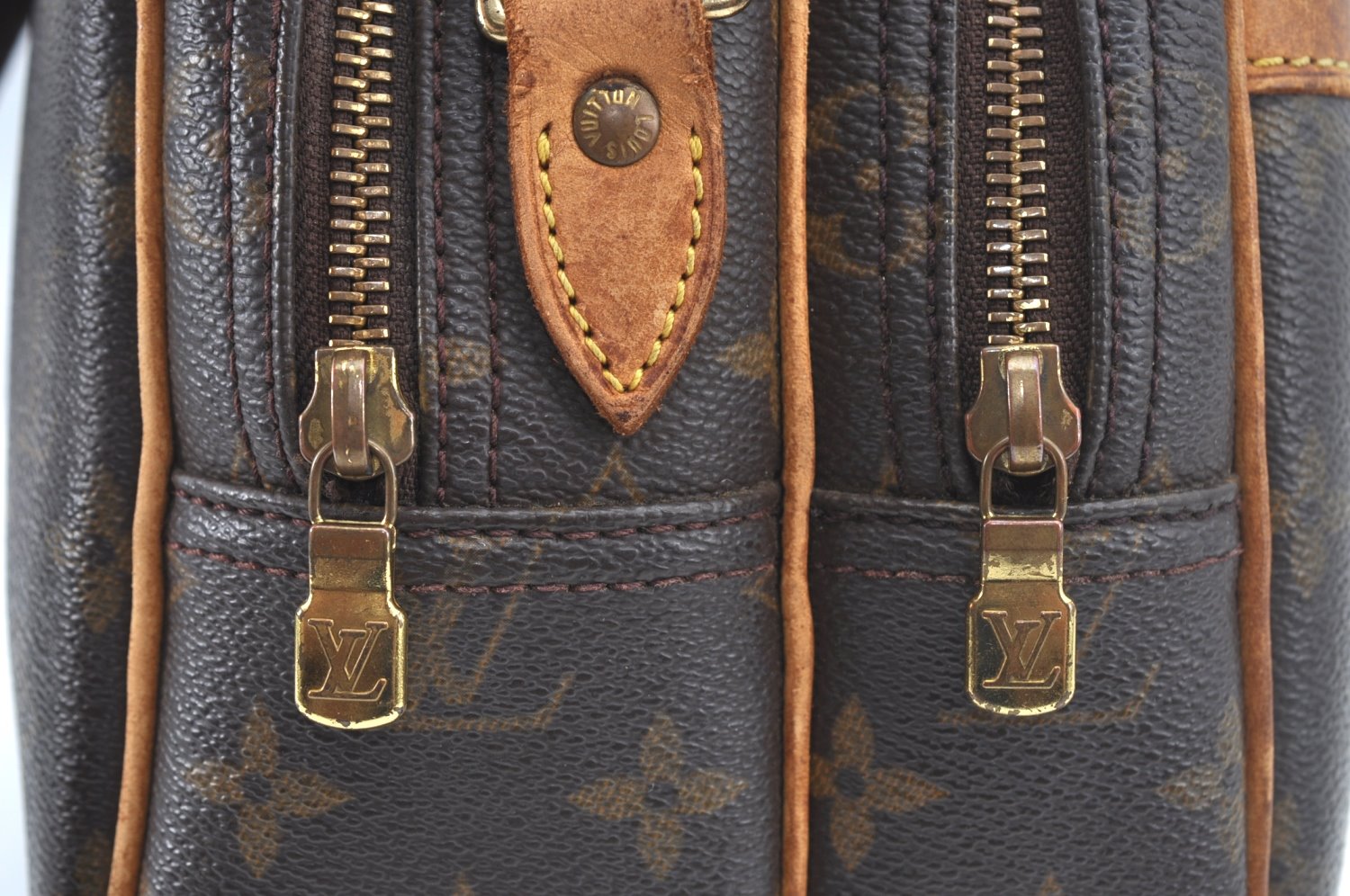 Authentic Louis Vuitton Monogram Reporter PM Shoulder Cross Bag M45254 LV 4624I