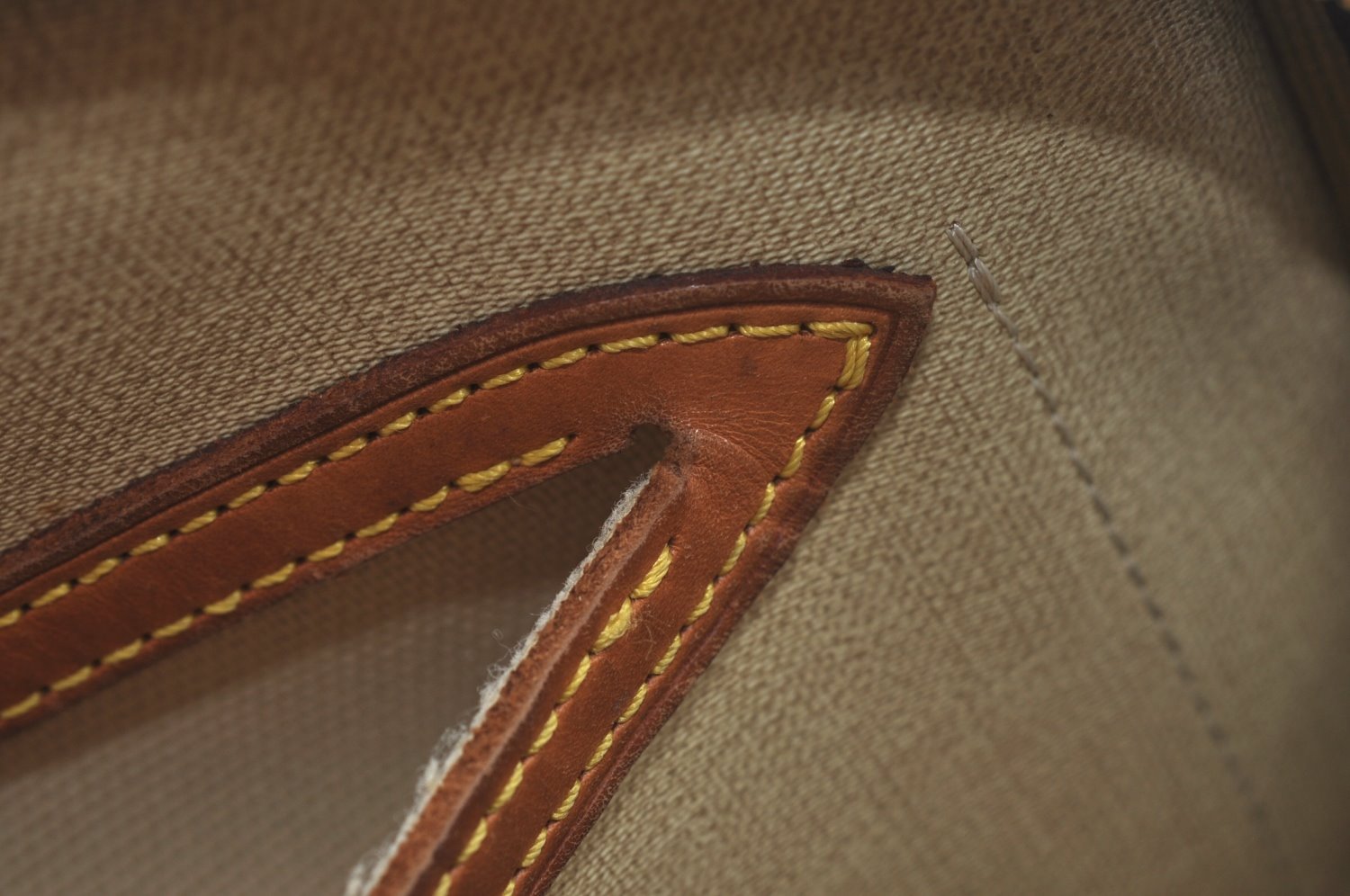 Authentic Louis Vuitton Monogram Reporter PM Shoulder Cross Bag M45254 LV 4624I