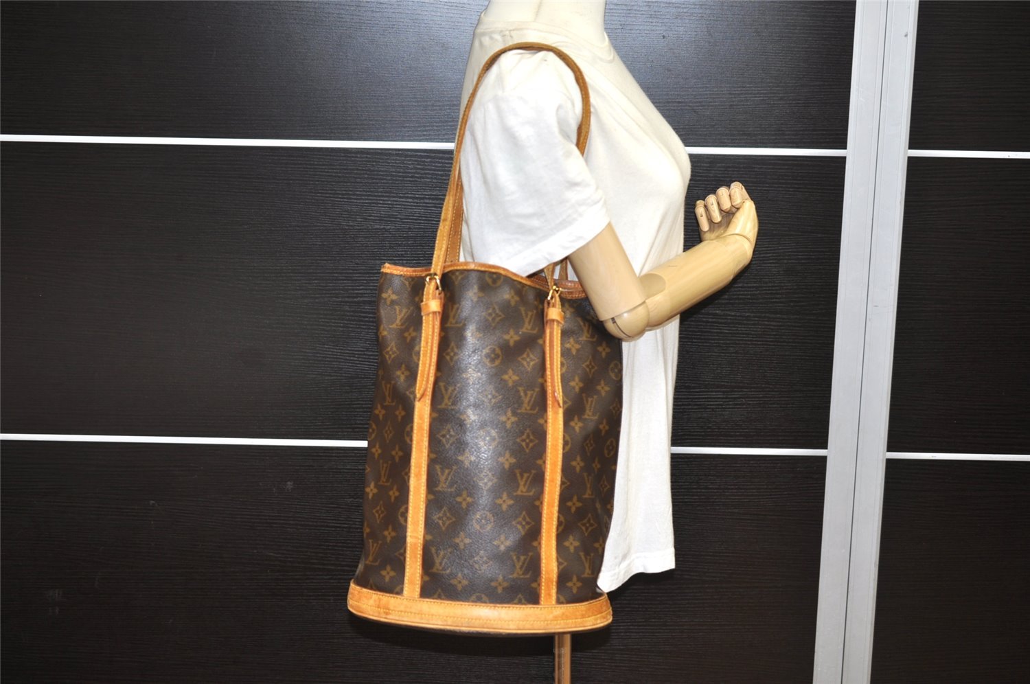Authentic Louis Vuitton Monogram Bucket GM Shoulder Tote Bag M42236 Junk 4624K