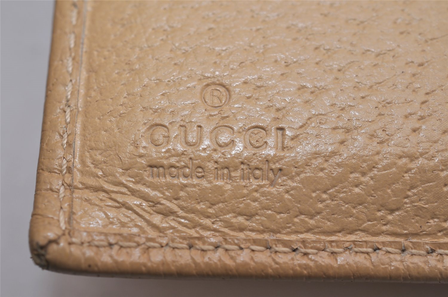 Authentic GUCCI Vintage Bifold Wallet Purse Leather Beige 4625J