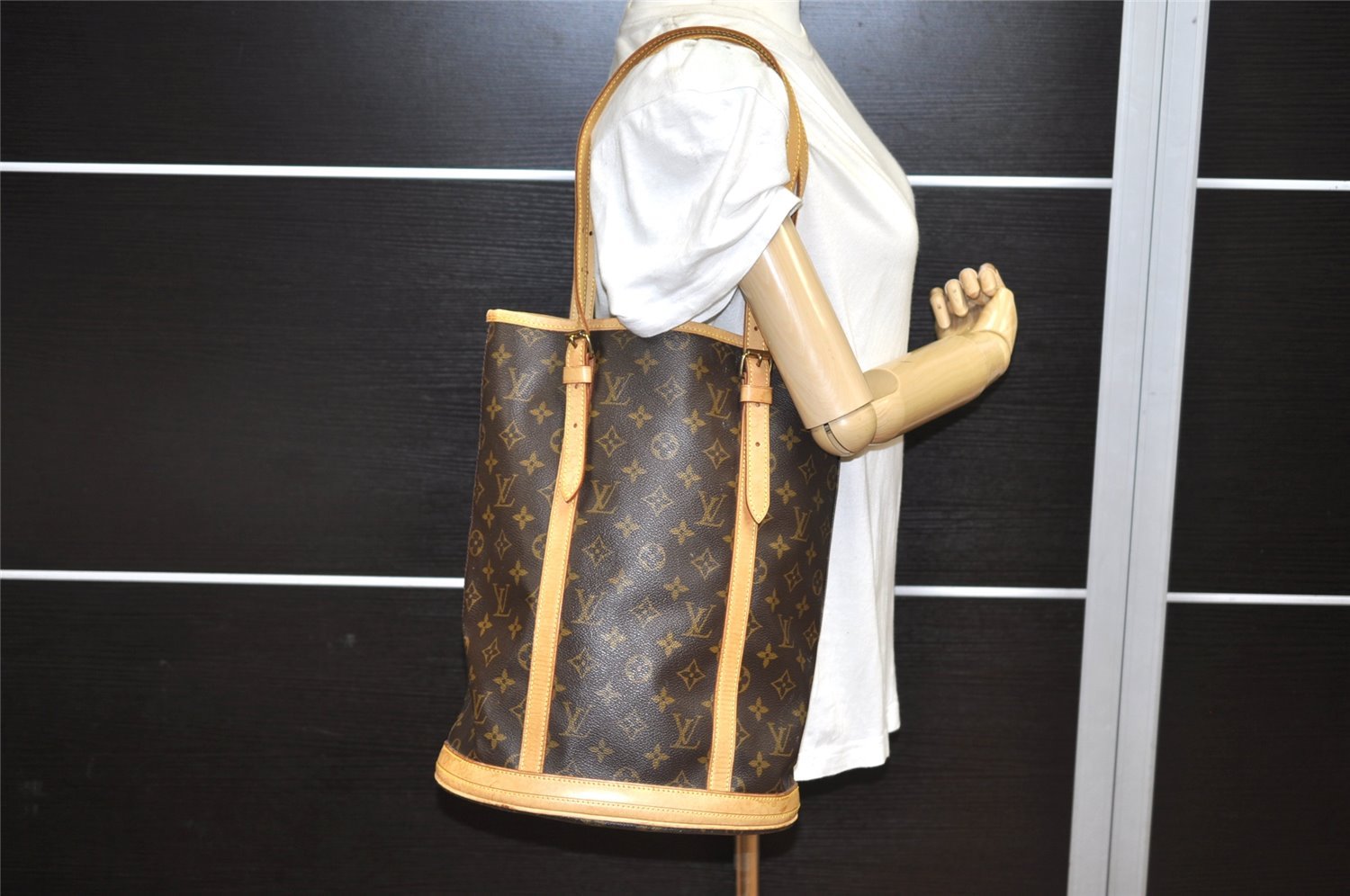 Authentic Louis Vuitton Monogram Bucket GM Shoulder Tote Bag M42236 Junk 4625K