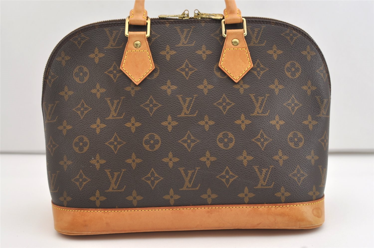 Authentic Louis Vuitton Monogram Alma Hand Bag Purse M51130 LV 4627J